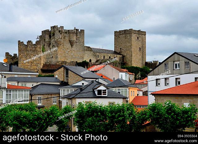 Castle and town. Castro Caldelas, Ourense, Spain