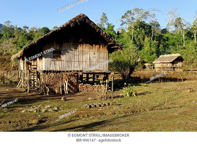 Bamboo hut, farm of the Rawang ethnic minority in the North of Myanmar, Kachin State, Burma, Myanmar, Asia