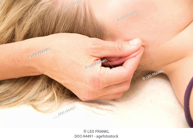 earlobe massage
