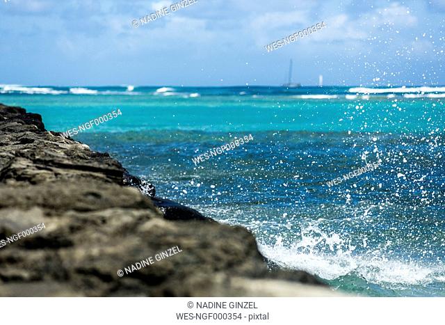 USA, Hawaii, Oahua, wave at Waikiki Beach