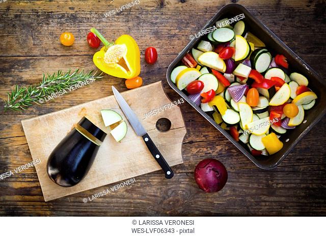 Preparing Mediterranean oven vegetables