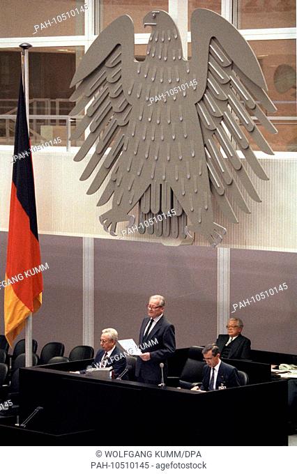The picture shows the constitutive meeting of the German Bundestag at Reichstag building in Berlin on 20 December 1990 during the opening speech of the chairman...