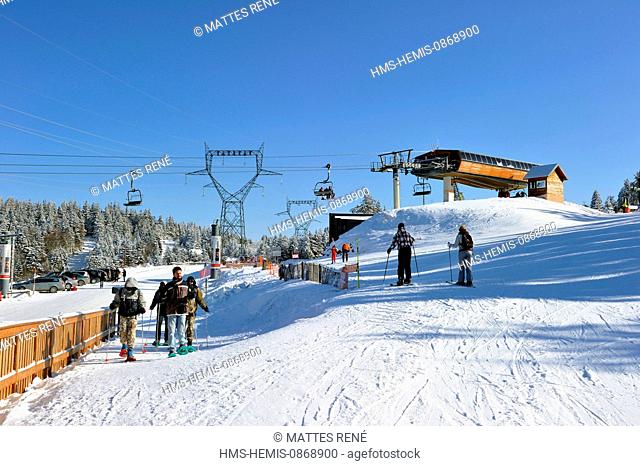 France, Haut Rhin, Hautes Vosges, The Lac Blanc ski resort, Col du Calvaire, arrival of Montjoie chair lift