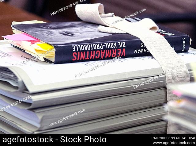 FILED - 03 March 2016, North Rhine-Westphalia, Cologne: The book ""Vermächtnis\ Die Kohl-Protokolle"" is on the judge's table at the Regional Court