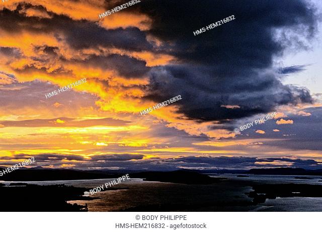 Sweden, Dalarna County, clouds at sunset over Siljan Lake