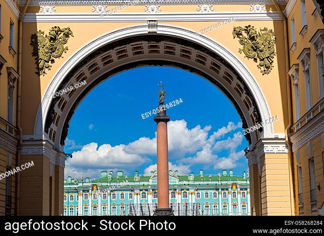 Triumphal Arch of the General Staff on Palace Square - Saint-Petersburg Russia