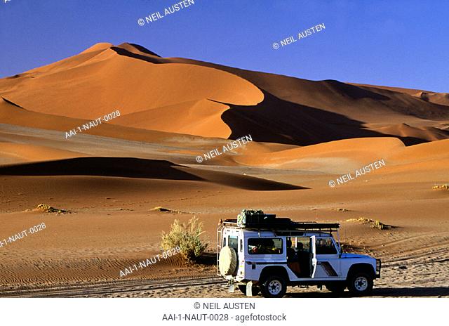 Jeep, Sossusvlei, Namibia