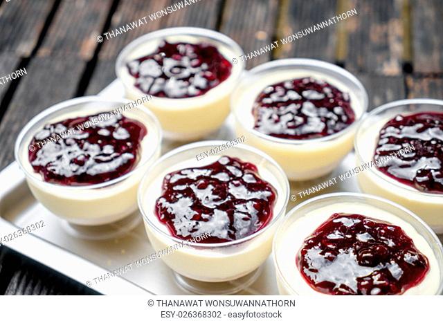 Blueberry cheesecake is delicious in mini cup