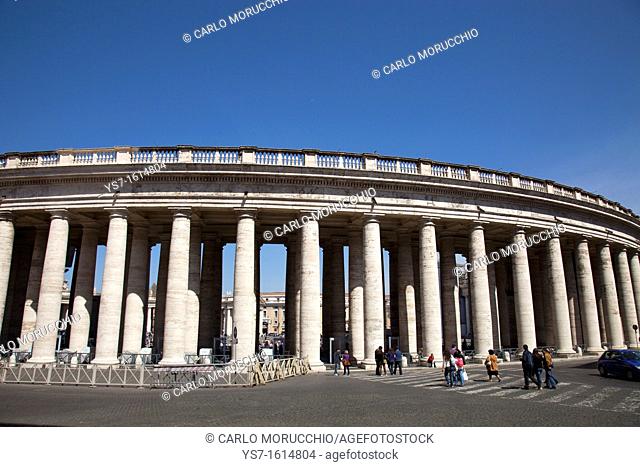 The impressive colonnades surrounding Saint Peter's square, Vatican City, Rome, Lazio, Italy