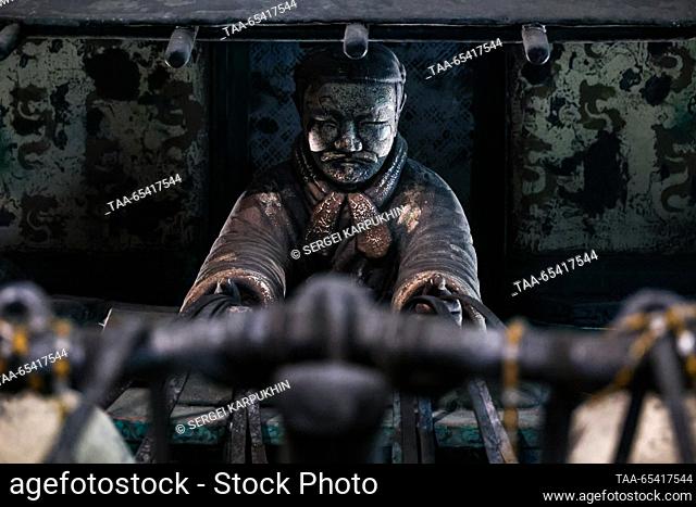 RUSSIA, MOSCOW - DECEMBER 2, 2023: Chariot is on display at an exhibition titled ""The Terracotta Army: The Immortal Warriors of China"" at Pavilion 22 at the...