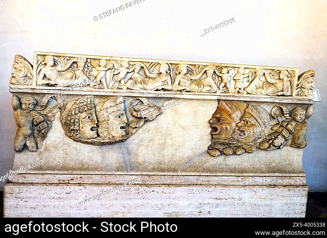 Sarcophagus decoretated with garlands, Cupids and tragic masks . Lid decorated with Seasons, Cupids and acroterial masks