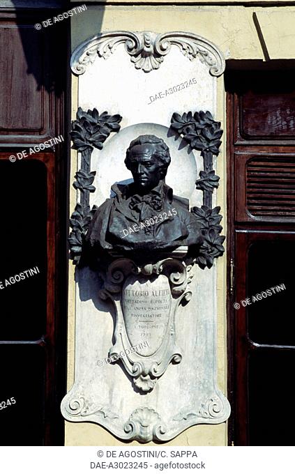 Bust of Vittorio Alfieri (Asti, 1749-Florence, 1803), Italian poet, Carignano Theatre, Turin, Piedmont, Italy