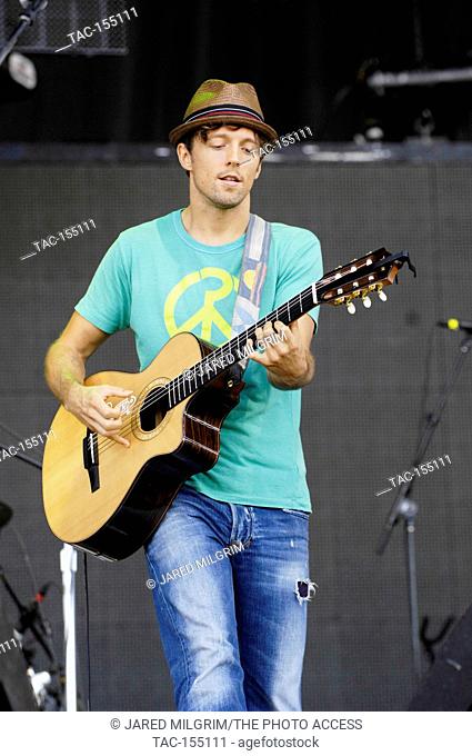 Jason Mraz performs at the 2009 Outside Lands Festival in Golden Gate Park in San Francisco on August 29, 2009