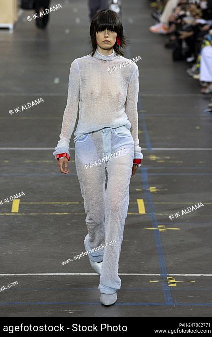 OFF-WHITE Fall Winter 2021 collection runway on July 2021 - Paris, France. 04/07/2021. - Paris/Frankreich