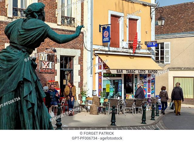STATUE OF COLIN-MAILLARD DE LEHARIVEL (1818, 1875) IN FRONT OF THE CAFE, BAR AND SHOPS, BELLEME (61), TOWN IN THE REGIONAL PARK OF THE PERCHE