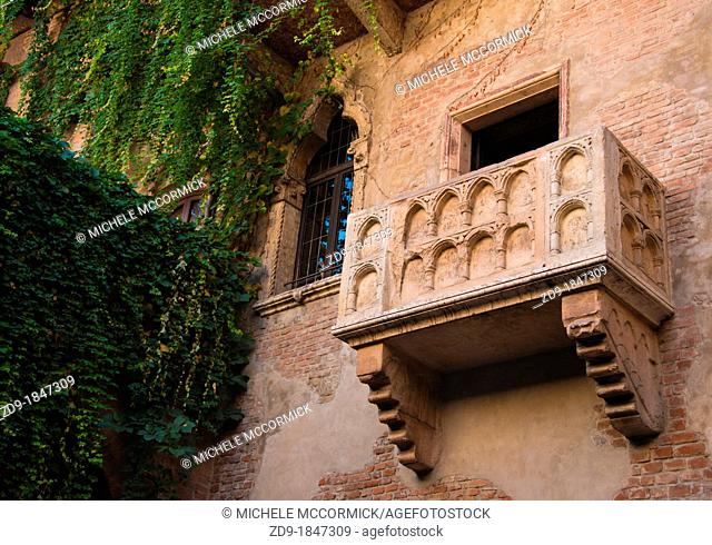 Juliet's balcony in Verona draws hordes of tourists