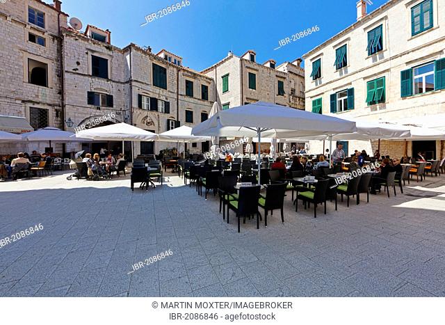 Outdoor restaurants, old town of Dubrovnik, central Dalmatia, Dalmatia, Adriatic coast, Croatia, Europe, PublicGround