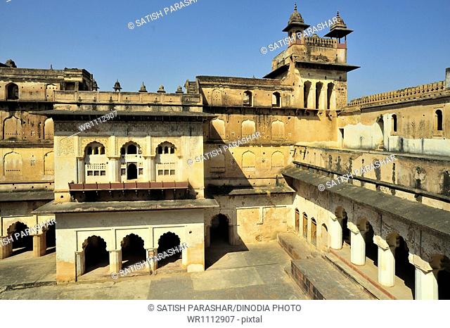 Orchha central courtyard of raja mahal khajuraho madhya prades India