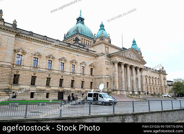 26 October 2023, Saxony, Leipzig: Vehicles for television broadcast are before the Federal Administrative Court. (BVerwG)