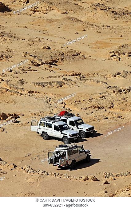 3 no 4 wheel drive vehicles in the desert in Ras Mohammed National Park, near Sharm El Sheik, Sharm ash Shaykh, Sinai Peninsula, Janub Sina, Red Sea, Asia
