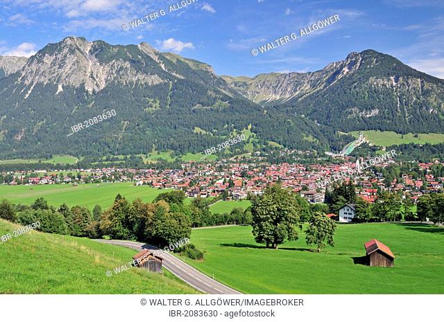 Oberstdorf, Rubihorn mountain and Geissalphorn mountain at the back, Schattenberg mountain on the right, Oberallgaeu district, Bavaria, Germany, Europe