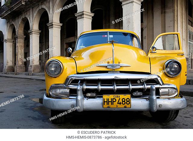 Cuba, Ciudad de La Habana Province, Havana, La habana Vieja District, listed as World Heritage by UNESCO, a Chevrolet American car