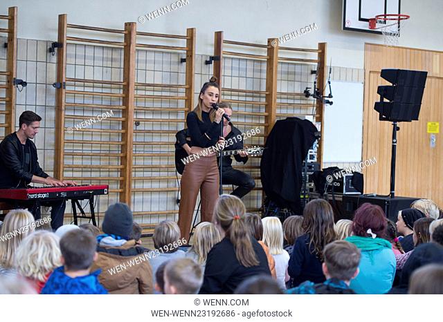 Medina talks to kids at the Scandinavian school. After a Q&A she performs some songs at the school's gym. Featuring: Medina Where: Berlin