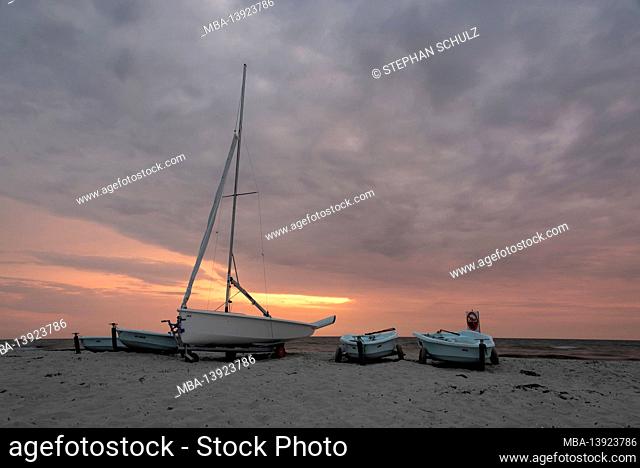 Germany, Mecklenburg-Western Pomerania, Vitte, sunset on the beach of Hiddensee, Baltic Sea island, seaside resort Hiddensee