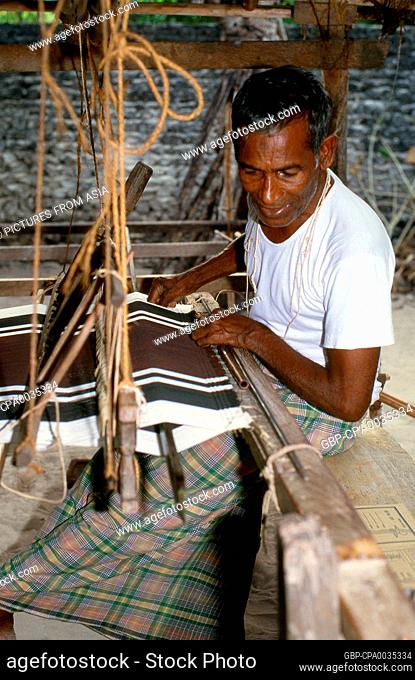 Eydhafushi Island, in Baa Atoll (South Maalhosmadulu Atoll), was once renowned for its <i>feyli</i> or sarong weavers. Eydhafushi is the capital of Baa Atoll