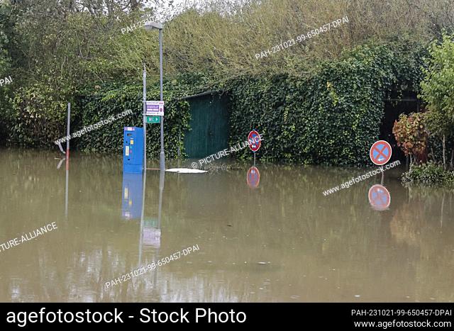 21 October 2023, Schleswig-Holstein, Arnis: A parking lot in the Schleswig-Flensburg district is flooded. Schleswig-Holstein has been hit particularly hard by a...