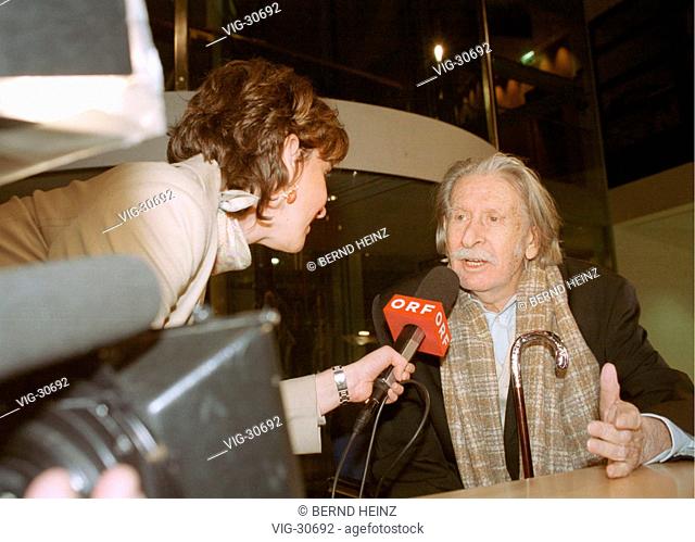George TABORI hungarian - english author and director, during an interview at the presentation of Bruno Kreisky - price for the political book 2002 at the Willy...