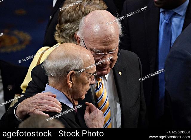 Stephen Breyer, associate justice of the U.S. Supreme Court, left, speaks to Senator Pat Leahy, a Democrat from Vermont, during a State of the Union address by...