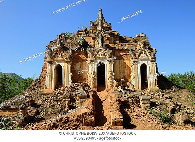 Myanmar, Shan State, Inle Lake, Indein (Inthein) village, Ruined pagoda