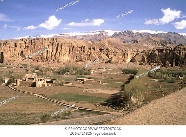Bamiyan, a 175 feet cliff with a 120 feet Buddha to the left. Afghanistan
