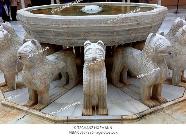 Spain, Andalusia, Granada, Alhambra, part of the palace complex, Nasrid Palace, in the patio de los Leones, cort of the Lions, fountain of the lion