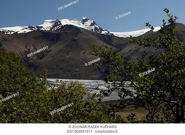 Skaftafellsjökull is one of the outlet glaciers glacier tongues of the Vatnajökull ice cap. Skaftafell