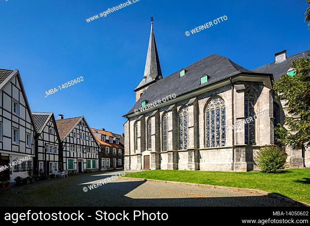 germany, wuelfrath, bergisches land, niederbergisches land, niederberg, rhineland, north rhine-westphalia, old town, protestant town church, basilica, gothic