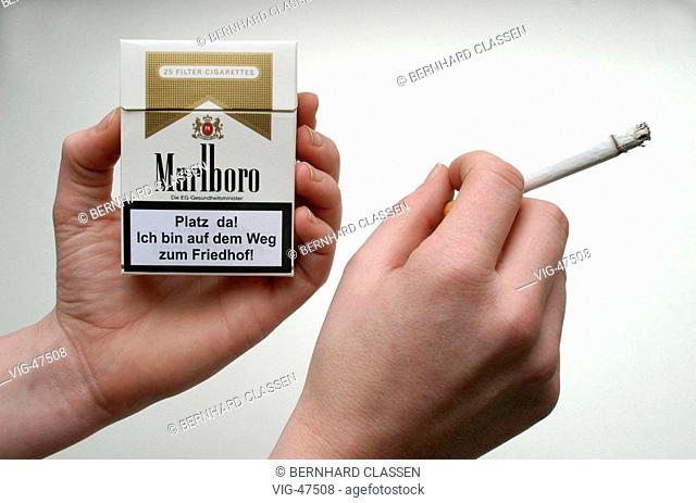 Cigarette packet with the slogan - Platz da! Ich bin auf dem Weg zum Friedhof! -. Smokers start creating their own slogans on cigarette packets since the EU...