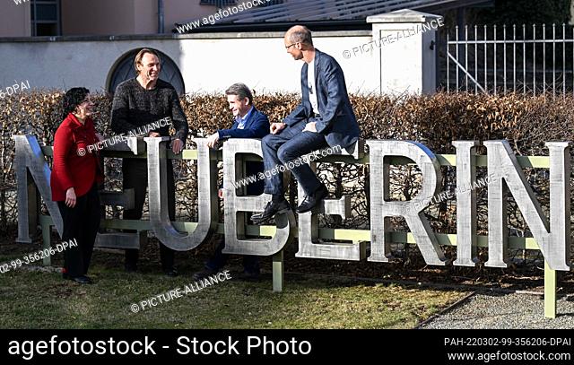 02 March 2022, Saxony, Reichenbach: The musicians Peter Manz (from right), Artashes Stamboltsyan and Sarah Stamboltsyan from the ""Neuberin-Trio"" of the...
