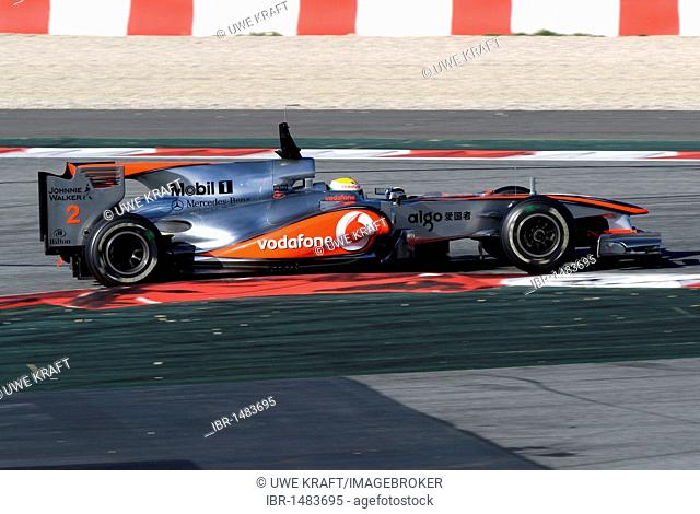 Motorsports, Lewis Hamilton, GBR, in the McLaren Mercedes MP4-25 race car, Formula 1 testing at the Circuit de Catalunya race track in Barcelona, Spain, Europe
