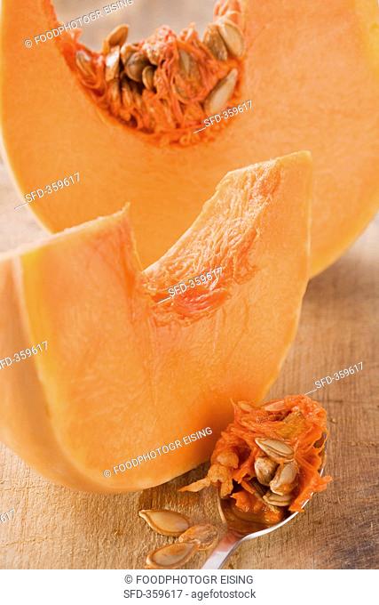 Pumpkin slices with and without seeds