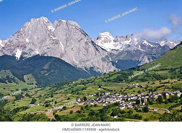 France, Pyrenees Atlantiques, Aspe Valley, Lescun, the Billare (2300 m) and the Pic d'Anie (2504 m)