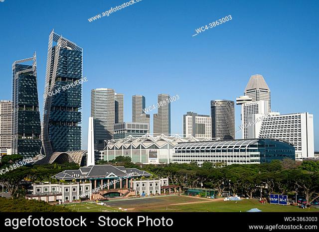Singapore, Republic of Singapore, Asia - View from the rooftop terrace at the National Gallery Singapore of the city skyline at the downtown district with its...