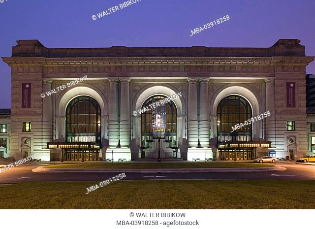 usa, Missouri, Kansas city, railway station-buildings, evening-mood