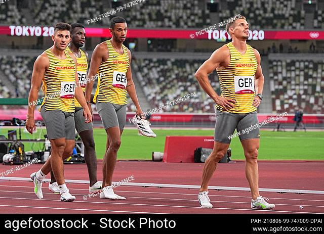 06 August 2021, Japan, Tokio: Athletics: Olympics, 4 x 100 m, men, final at the Olympic Stadium. The German relay team with Deniz Almas (l-r)