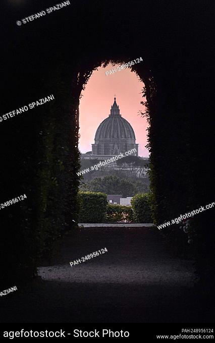 Rome Colle Aventino, The keyhole of the Villa del Priorato di Malta perfectly frames the dome of St. Peter's Basilica. A decidedly unusual and exciting...