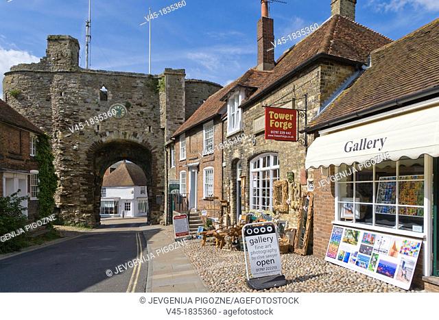Land Gate, town wall, Hilder's Cliff, Rye, East Sussex, England, UK