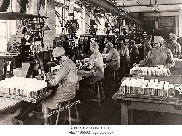 Women packing Rowntree?s Elect Cocoa, York, Yorkshire, 1929