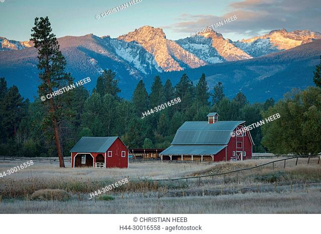North America, Rocky Mountains, Montana, Bitterroot Valley, farm at sunrise