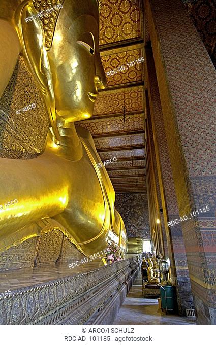 Buddha statue 10 metres high 40 metres long Temple of the Reclining Buddha Wat Pho Bangkok Thailand Buddha-Statue 10 Meter hoch 40 Meter lang Tempel des...